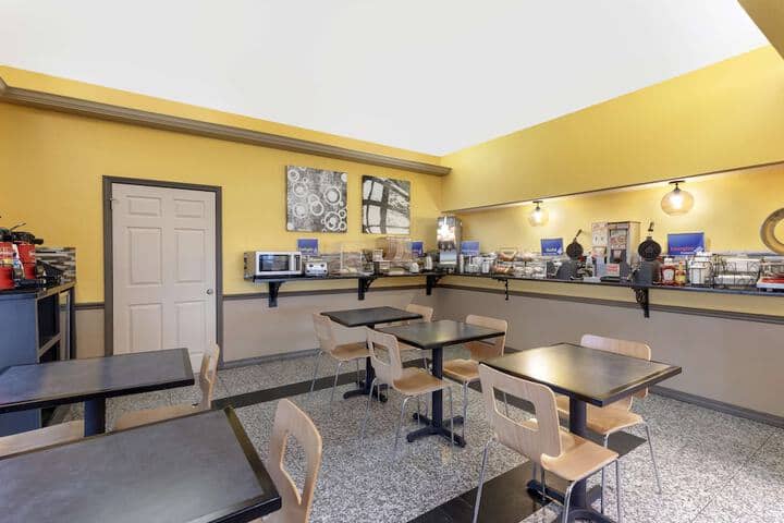 Breakfast area